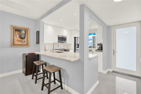 Copropriété à vendre à Pompano Beach, Floride: 2 chambres, 111.48 m2 № 1934448 - photo 2