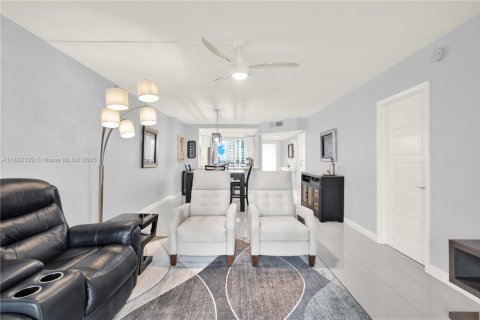 Copropriété à vendre à Pompano Beach, Floride: 2 chambres, 111.48 m2 № 1934448 - photo 15