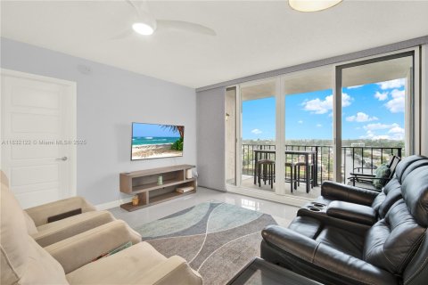 Copropriété à vendre à Pompano Beach, Floride: 2 chambres, 111.48 m2 № 1934448 - photo 13