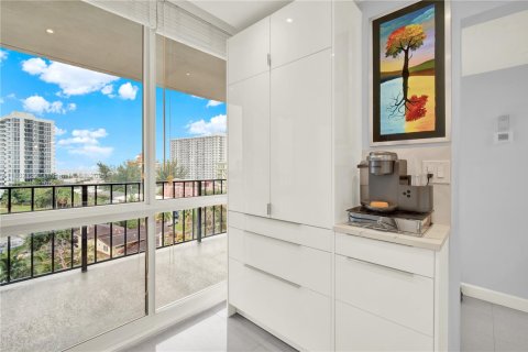 Copropriété à vendre à Pompano Beach, Floride: 2 chambres, 111.48 m2 № 1934448 - photo 8