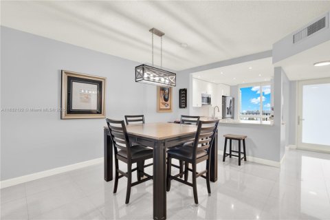 Copropriété à vendre à Pompano Beach, Floride: 2 chambres, 111.48 m2 № 1934448 - photo 10
