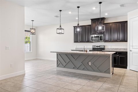 Villa ou maison à vendre à Kissimmee, Floride: 4 chambres, 253.34 m2 № 2238939 - photo 6