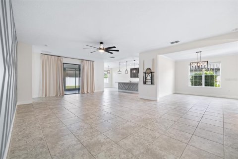 Villa ou maison à vendre à Kissimmee, Floride: 4 chambres, 253.34 m2 № 2238939 - photo 3