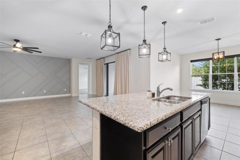 Villa ou maison à vendre à Kissimmee, Floride: 4 chambres, 253.34 m2 № 2238939 - photo 2