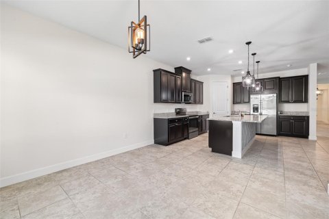 Villa ou maison à vendre à Kissimmee, Floride: 4 chambres, 253.34 m2 № 2238939 - photo 9