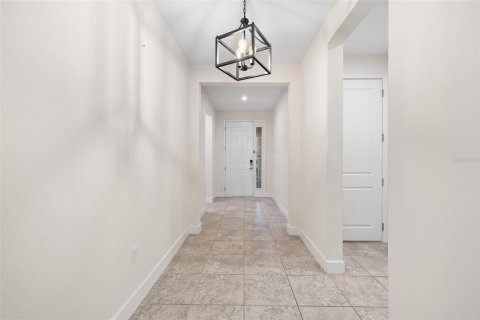Villa ou maison à vendre à Kissimmee, Floride: 4 chambres, 253.34 m2 № 2238939 - photo 18