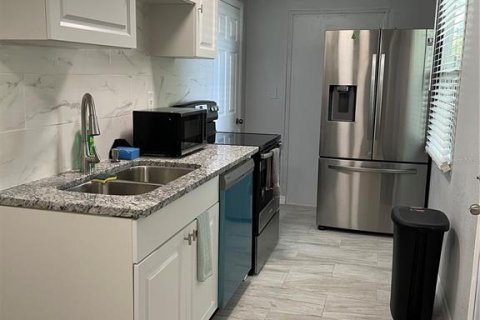 Villa ou maison à louer à Clearwater, Floride: 1 chambre, 69.96 m2 № 1909172 - photo 8