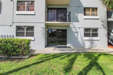 Condominio en venta en Hialeah, Florida, 2 dormitorios, 90.67 m2 № 1952026 - foto 22
