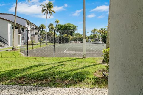 Condominio en venta en Hialeah, Florida, 2 dormitorios, 90.67 m2 № 1952026 - foto 21