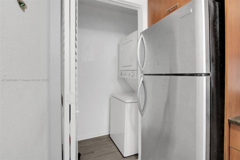 Condominio en venta en Hialeah, Florida, 2 dormitorios, 90.67 m2 № 1952026 - foto 13