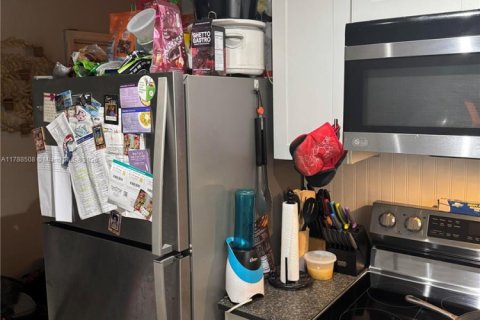 Commercial property in Fort Lauderdale, Florida 196.86 sq.m. № 1978676 - photo 14