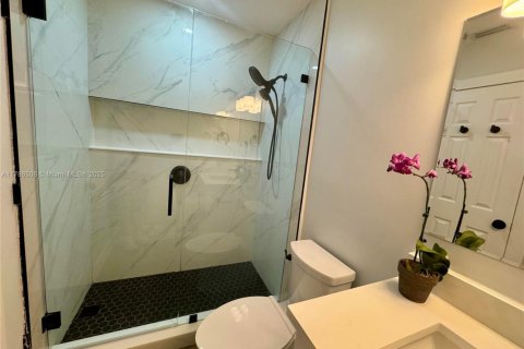 Commercial property in Fort Lauderdale, Florida 196.86 sq.m. № 1978676 - photo 3