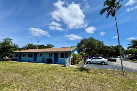Commercial property in Fort Lauderdale, Florida 196.86 sq.m. № 1978676 - photo 20