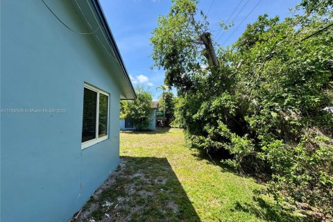 Commercial property in Fort Lauderdale, Florida 196.86 sq.m. № 1978676 - photo 23