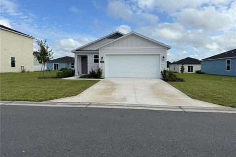 House in Ocala, Florida 3 bedrooms, 132.66 sq.m. № 1918961 - photo 1