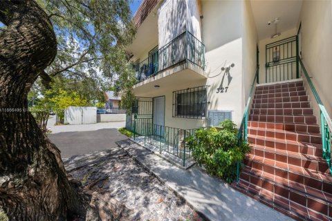 Propiedad comercial en venta en Miami, Florida, 314.1 m2 № 2012308 - foto 10