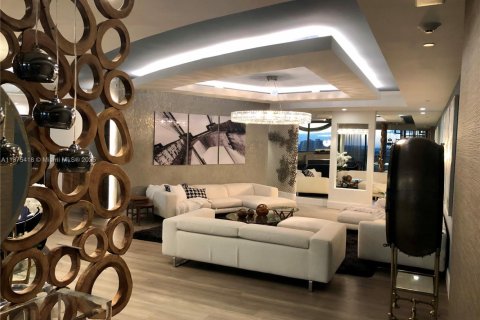 Copropriété à vendre à Sunny Isles Beach, Floride: 3 chambres, 385.92 m2 № 1977766 - photo 1