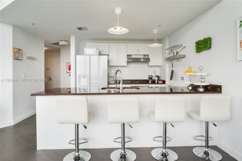 Купить кондоминиум в Майами, Флорида 2 спальни, 109.72м2, № 2037652 - фото 8