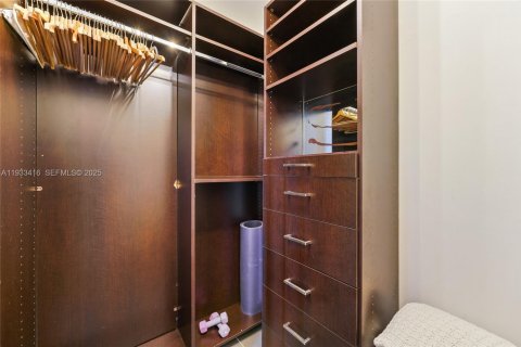 Купить кондоминиум в Майами, Флорида 2 спальни, 109.72м2, № 2037652 - фото 30