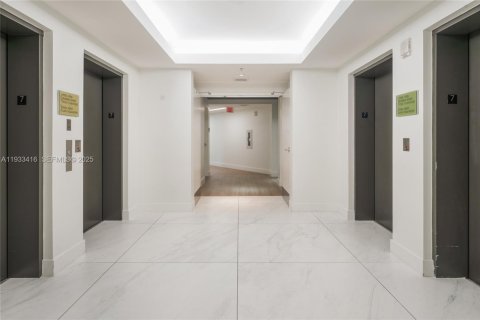 Купить кондоминиум в Майами, Флорида 2 спальни, 109.72м2, № 2037652 - фото 5