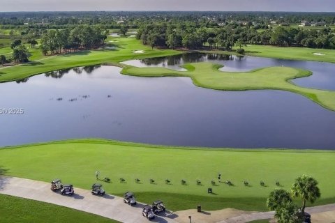 House in Lehigh Acres, Florida 3 bedrooms № 2012752 - photo 17