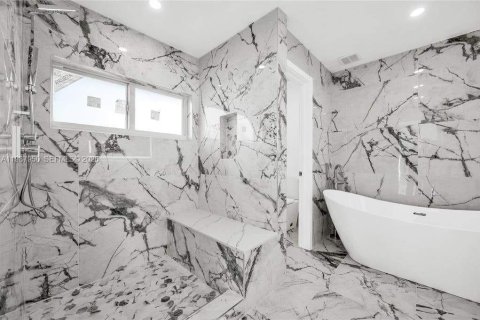 House in Coral Springs, Florida 6 bedrooms № 2050338 - photo 20