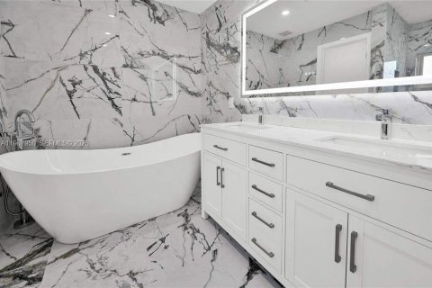 House in Coral Springs, Florida 6 bedrooms № 2050338 - photo 22