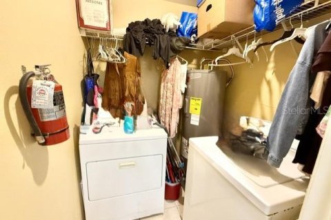 Condominio en venta en Kissimmee, Florida, 1 dormitorio, 61.41 m2 № 2097224 - foto 4