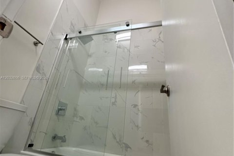 Condominio en alquiler en Coconut Creek, Florida, 2 dormitorios, 115.57 m2 № 2077609 - foto 23