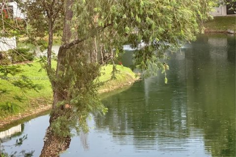 Condominio en alquiler en Coconut Creek, Florida, 2 dormitorios, 115.57 m2 № 2077609 - foto 16