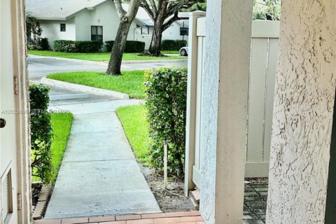 Condominio en alquiler en Coconut Creek, Florida, 2 dormitorios, 115.57 m2 № 2077609 - foto 7