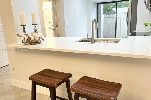 Condominio en alquiler en Coconut Creek, Florida, 2 dormitorios, 115.57 m2 № 2077609 - foto 10