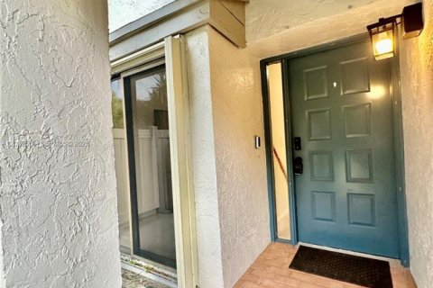 Condominio en alquiler en Coconut Creek, Florida, 2 dormitorios, 115.57 m2 № 2077609 - foto 5