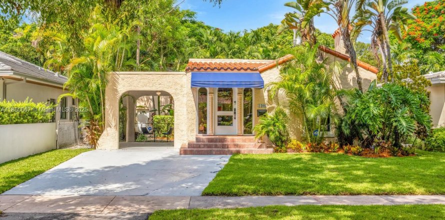 House in Coral Gables, Florida 3 bedrooms, 133.69 sq.m. № 1893031