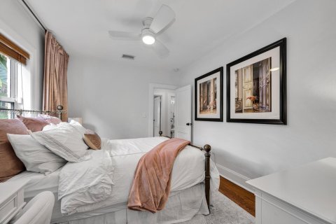 House in Coral Gables, Florida 3 bedrooms, 133.69 sq.m. № 1893031 - photo 14