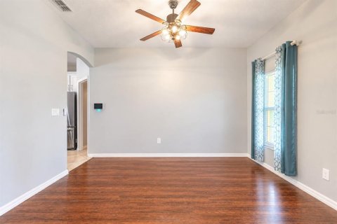 House in Edgewater, Florida 4 bedrooms, 206.06 sq.m. № 2430386 - photo 7