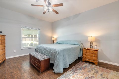 House in Edgewater, Florida 4 bedrooms, 206.06 sq.m. № 2430386 - photo 17