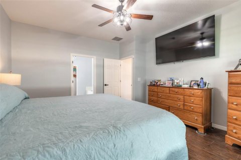 House in Edgewater, Florida 4 bedrooms, 206.06 sq.m. № 2430386 - photo 18