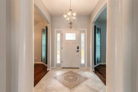 House in Edgewater, Florida 4 bedrooms, 206.06 sq.m. № 2430386 - photo 4