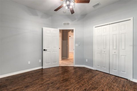 House in Edgewater, Florida 4 bedrooms, 206.06 sq.m. № 2430386 - photo 24