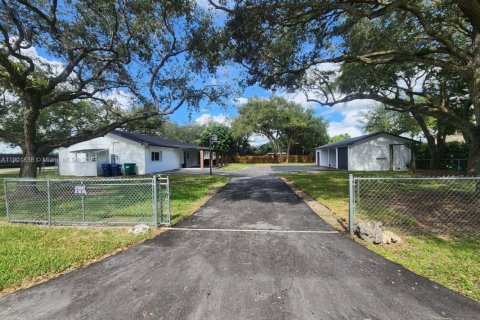 Casa en venta en Homestead, Florida, 5 dormitorios, 229 m2 № 1965857 - foto 4