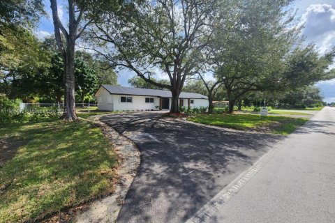 Casa en venta en Homestead, Florida, 5 dormitorios, 229 m2 № 1965857 - foto 1