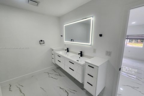 Casa en venta en Homestead, Florida, 5 dormitorios, 229 m2 № 1965857 - foto 20
