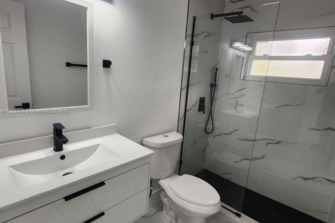 Casa en venta en Homestead, Florida, 5 dormitorios, 229 m2 № 1965857 - foto 24