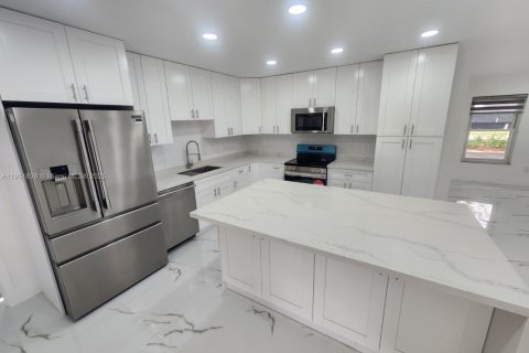 Casa en venta en Homestead, Florida, 5 dormitorios, 229 m2 № 1965857 - foto 14