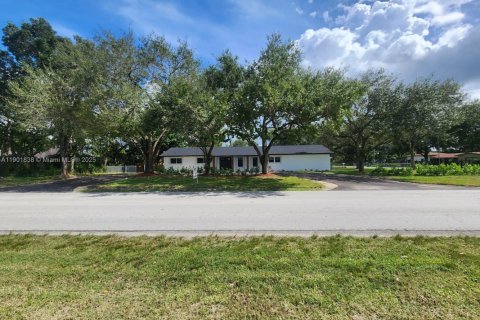Casa en venta en Homestead, Florida, 5 dormitorios, 229 m2 № 1965857 - foto 2