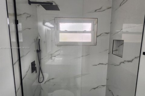 Casa en venta en Homestead, Florida, 5 dormitorios, 229 m2 № 1965857 - foto 25