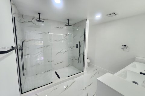 Casa en venta en Homestead, Florida, 5 dormitorios, 229 m2 № 1965857 - foto 19