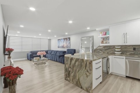 Купить кондоминиум в Майами-Бич, Флорида 3 комнаты, 96.8м2, № 2146695 - фото 6