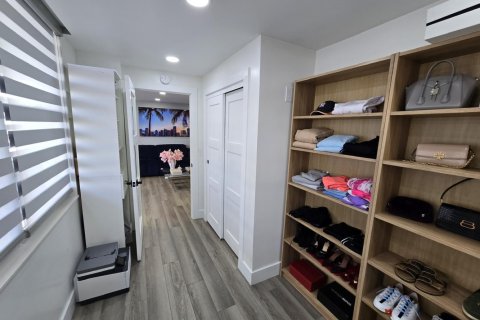 Купить кондоминиум в Майами-Бич, Флорида 3 комнаты, 96.8м2, № 2146695 - фото 21